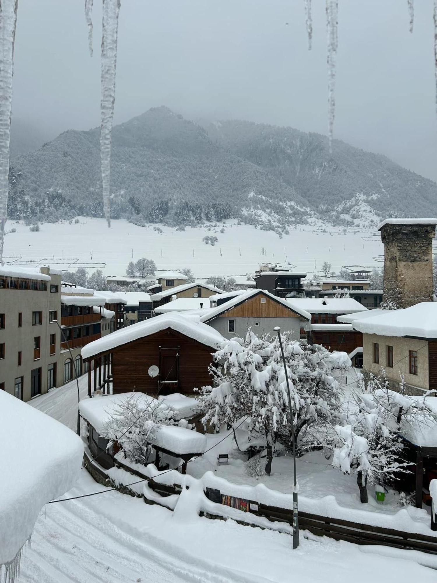 Hotel Svanseti Mestia Exterior foto